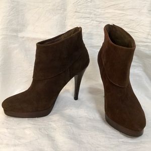 Steve Madden Chocolate Suede Booties Sz 7